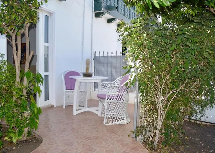 Playa Chica With Terrace 100 M From The Sea Apartment *