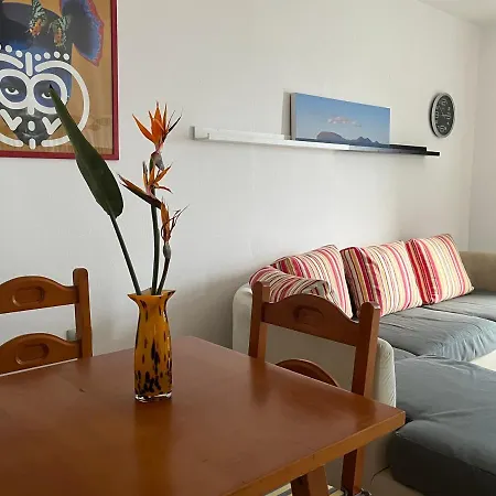 Appartement Playa Chica With Terrace 100 M From The Sea