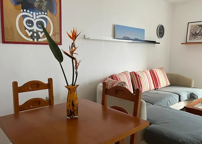 Appartement Playa Chica With Terrace 100 M From The Sea